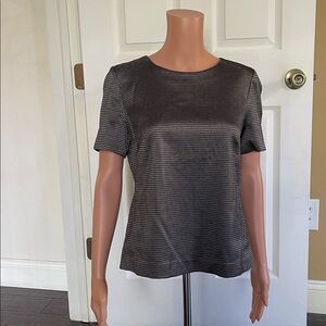 Halogen Chic Gray Short Sleeve Top women size M like new dress up or down
